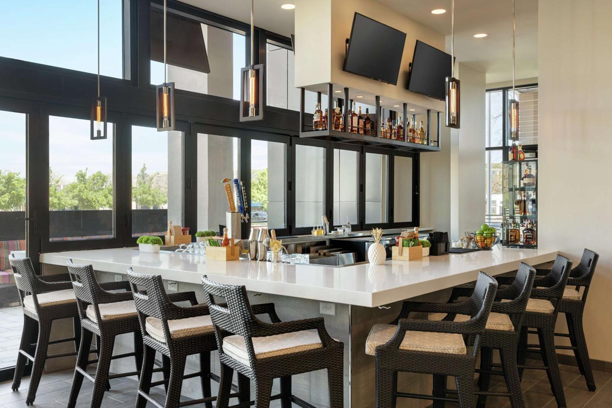 Home2 Suites By Hilton Woodland Hills Los Ángeles Exterior foto