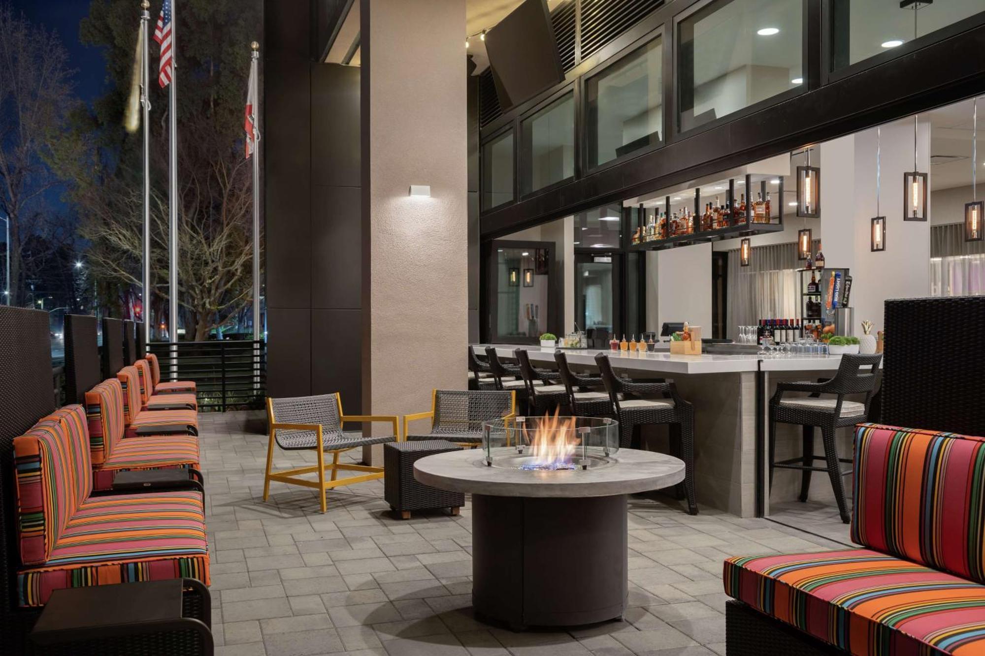Home2 Suites By Hilton Woodland Hills Los Ángeles Exterior foto